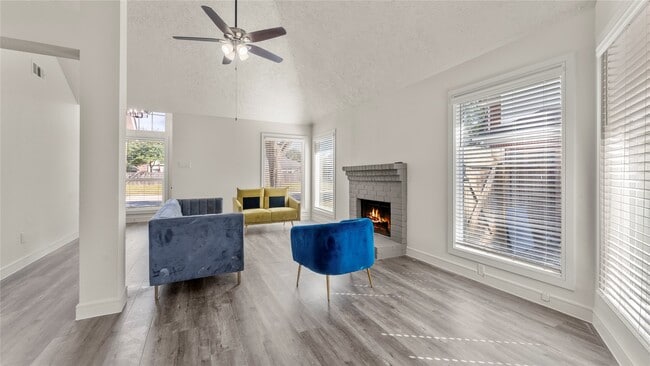 Building Photo - 2107 Charlton House Ln