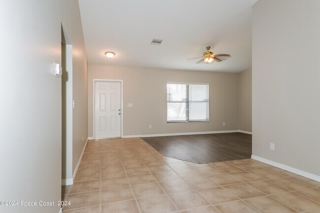 Building Photo - 1155 31st Ave SW