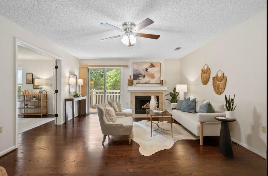 Building Photo - 5011 Sharon Rd