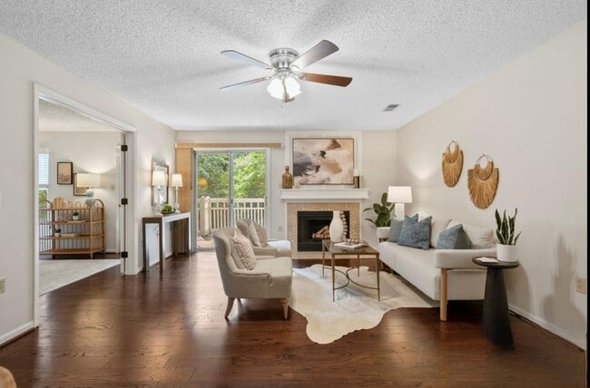 Building Photo - 5011 Sharon Rd