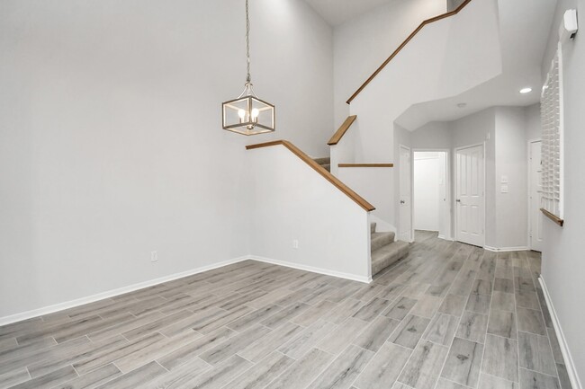 Building Photo - 60 Lakeridge Ct