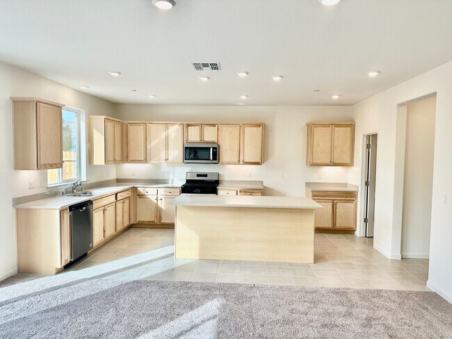 Building Photo - Lovely 4/2 Near Clovis East