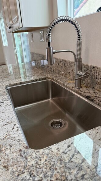 Building Photo - 4107 Clara St