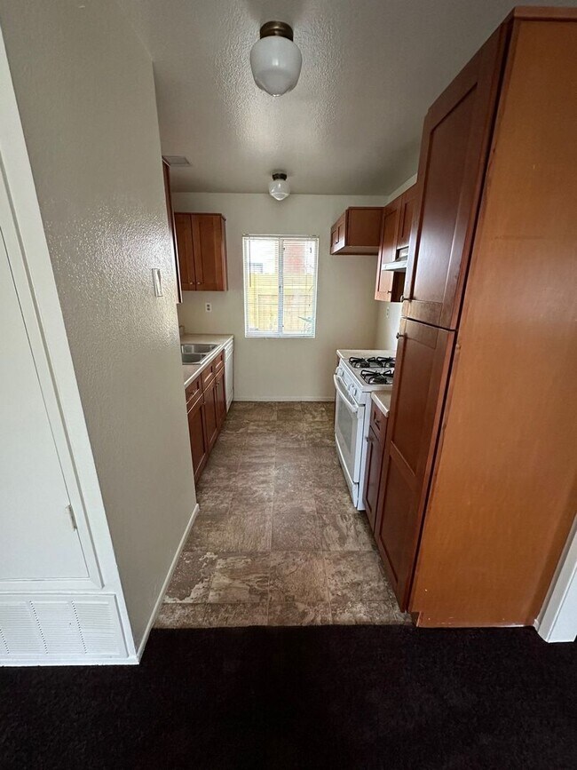 Building Photo - 13677 Caspian Way