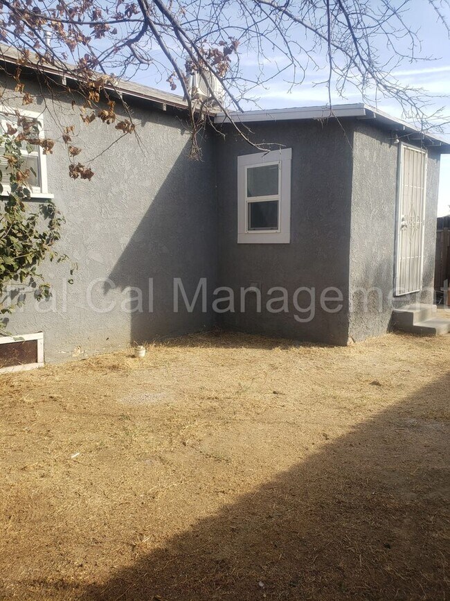 Building Photo - 1001 Woodrow Ave