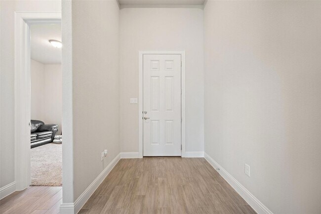 Building Photo - 127 Buteo St