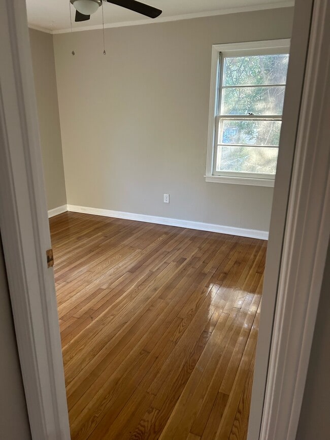 Building Photo - 1602 Lambard Dr