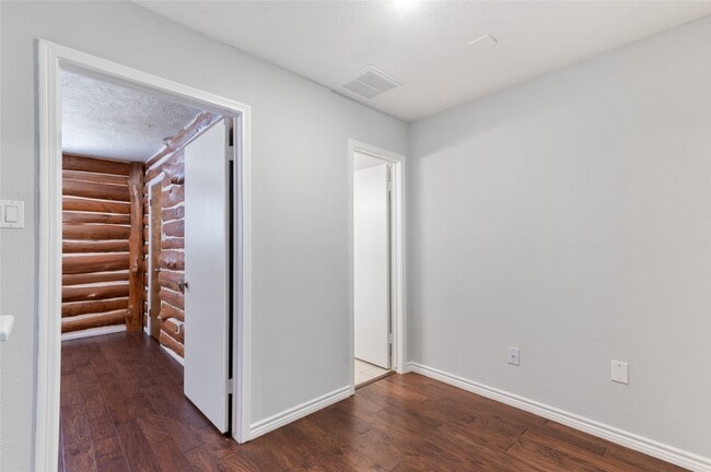 Building Photo - 2406 Box Oak Pl