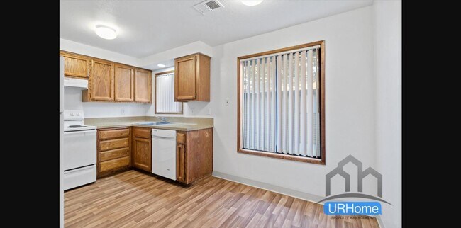 Building Photo - 426 SE 169th Ave