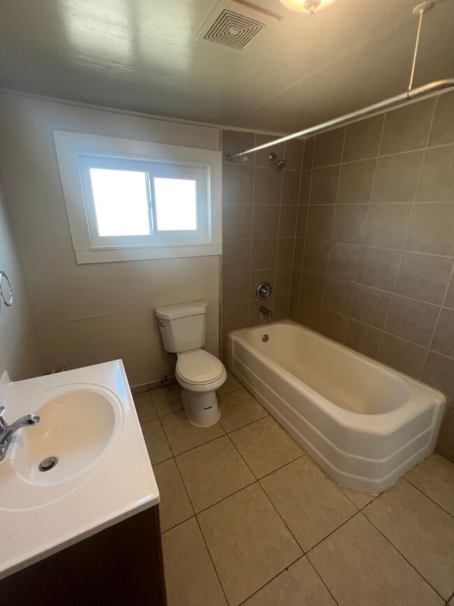 Building Photo - Beautiful home. Apply today!