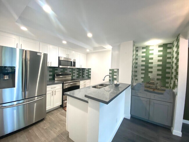 Building Photo - 10535 Wilshire Blvd