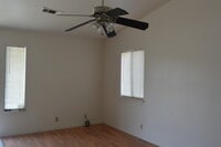 Building Photo - Nice home in Northwest Tulare neighborhood near schools