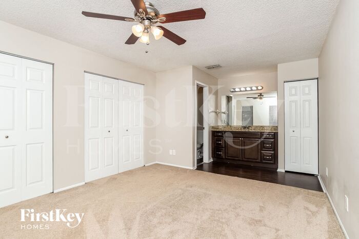 Building Photo - 3338 Fox Ridge Dr