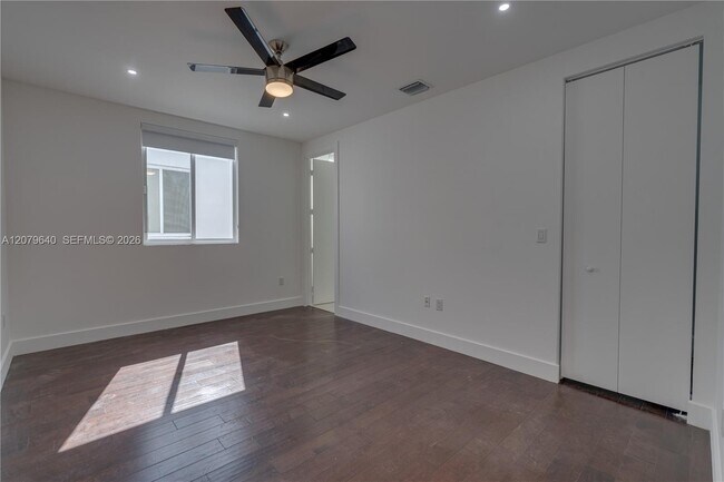 Building Photo - 9870 NW 74th Terrace