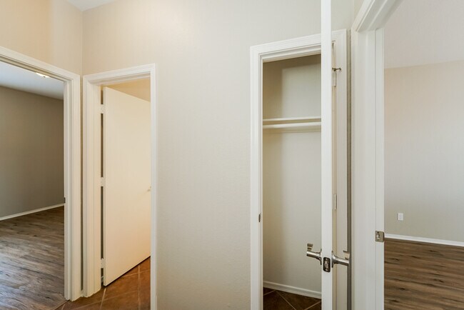 Building Photo - Inviting 3-Bedroom Home in Tucson, AZ