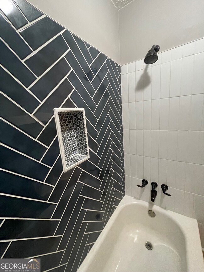 Building Photo - 2660 Turner Valley Cir SW