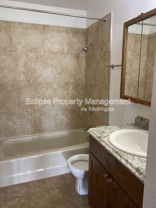 Building Photo - 230-229 29 Rd