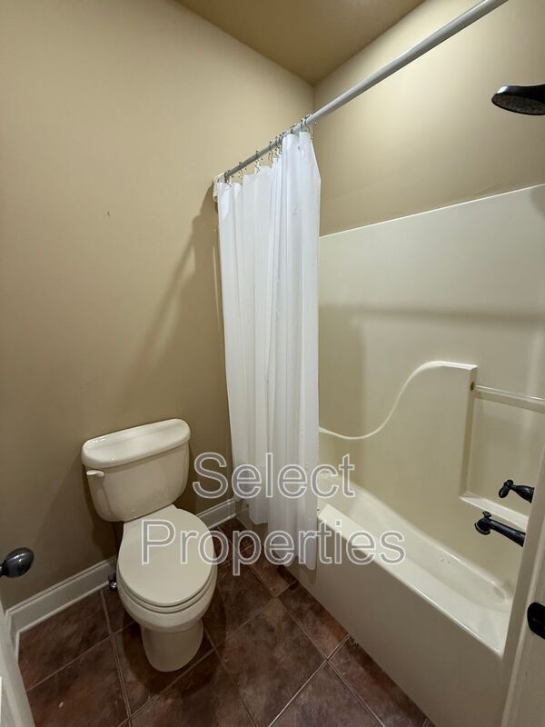 Building Photo - 2520 Granite Pointe