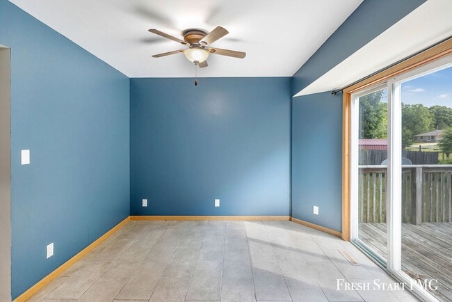 Building Photo - 218-220 Pine Ridge Rd