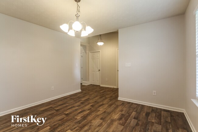 Building Photo - 6575 Enclave Blvd