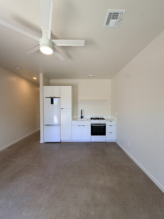 Building Photo - 1507 W Keim Dr