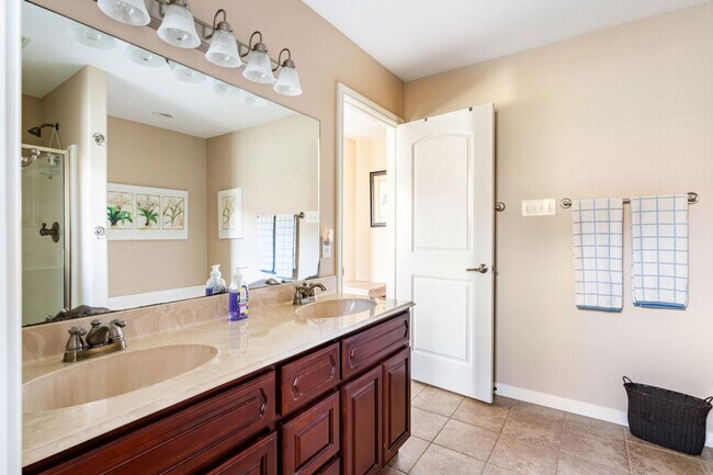 Building Photo - 820 Sandollar