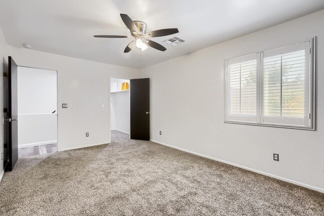 Building Photo - 15634 N 29th Way