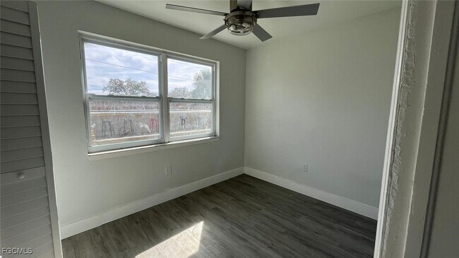 Building Photo - 21043 Gladis Ave