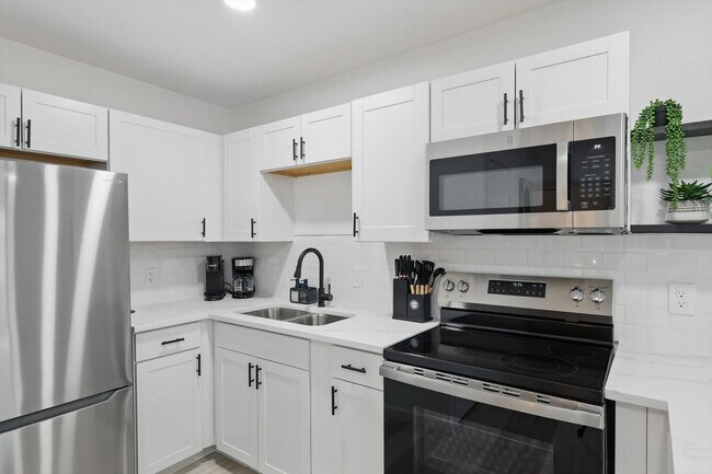 Building Photo - 2336 Minnie St