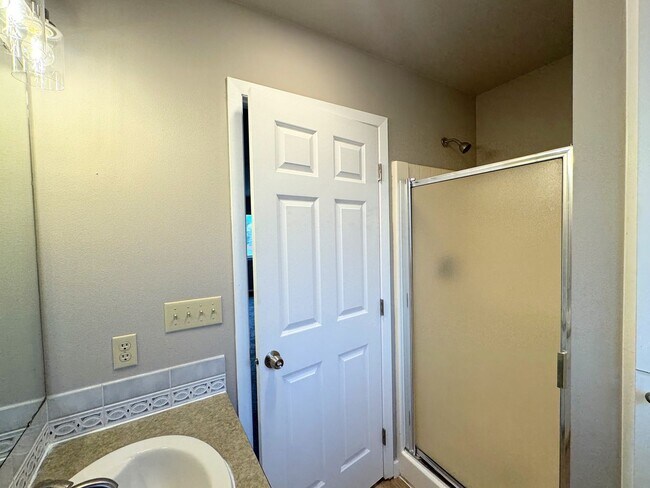 Building Photo - RGL Properties - 9614-9616