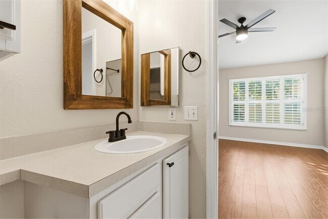 Building Photo - 3114 Legacy Lake Dr