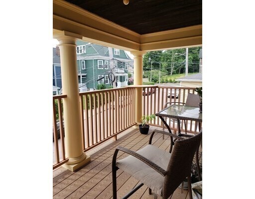 Building Photo - 9 Atkins St