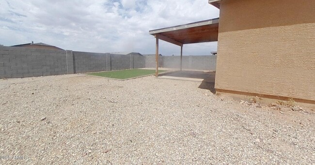 Building Photo - 505 W Hilquit Dr