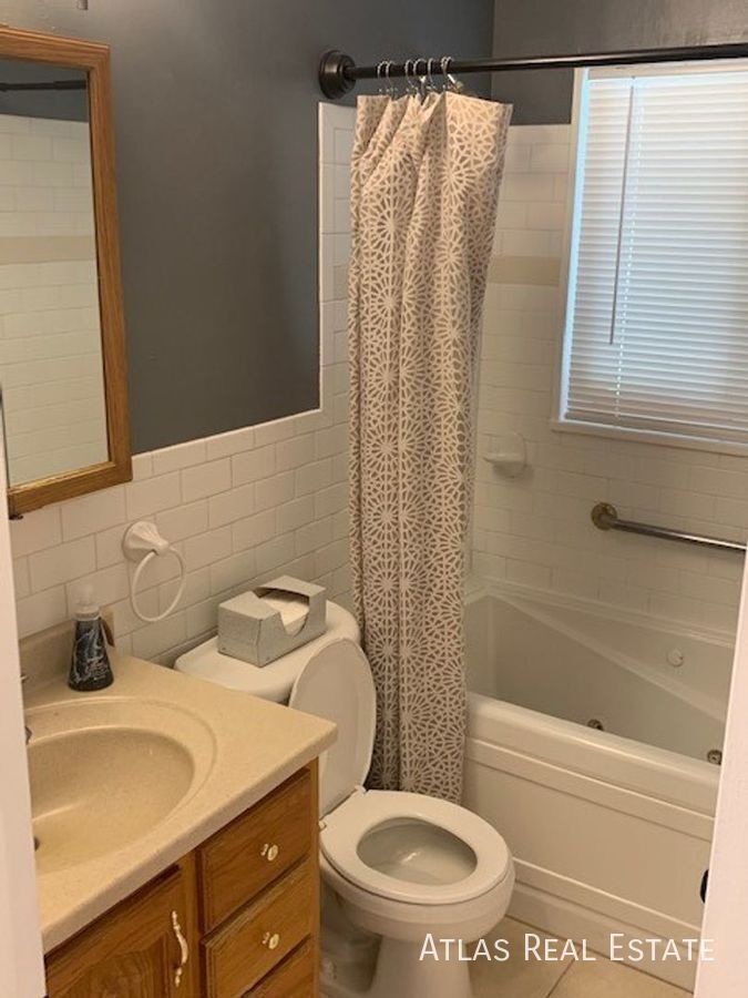 Building Photo - 12 Zenobia St