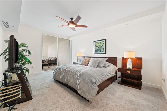 Building Photo - 101 S Fort Lauderdale Beach Blvd