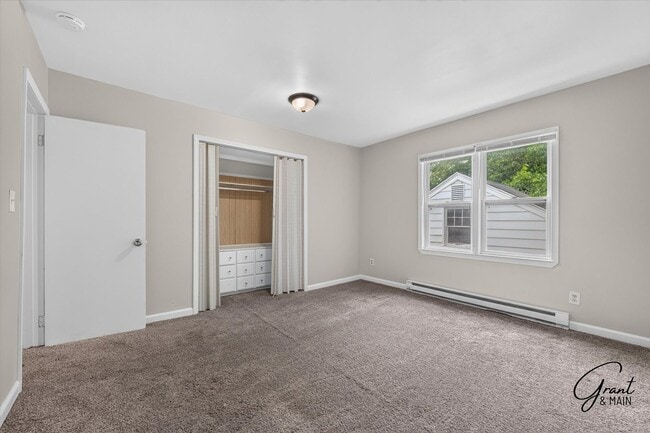 Building Photo - 4 Bedroom Home - $1,550