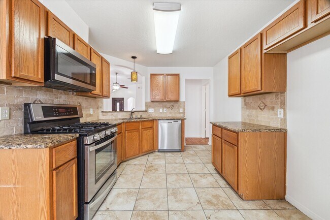 Building Photo - 6831 Catarina Cir