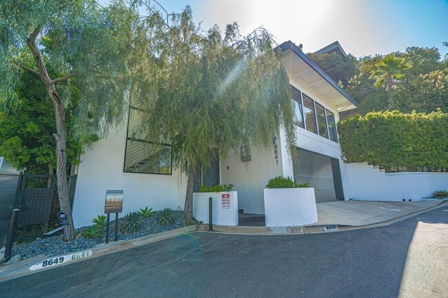 Building Photo - COMING SOON! 3 Bedroom Home for Rent in West Hollywood!