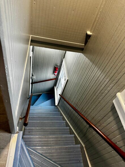 Building Photo - 78 Cherry St