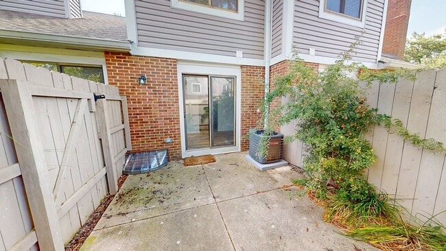 Building Photo - 159 Corbins Mill Dr