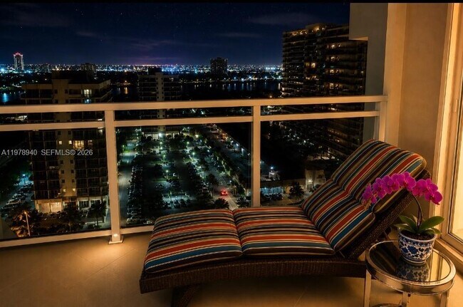 Building Photo - 2030 S Ocean Dr