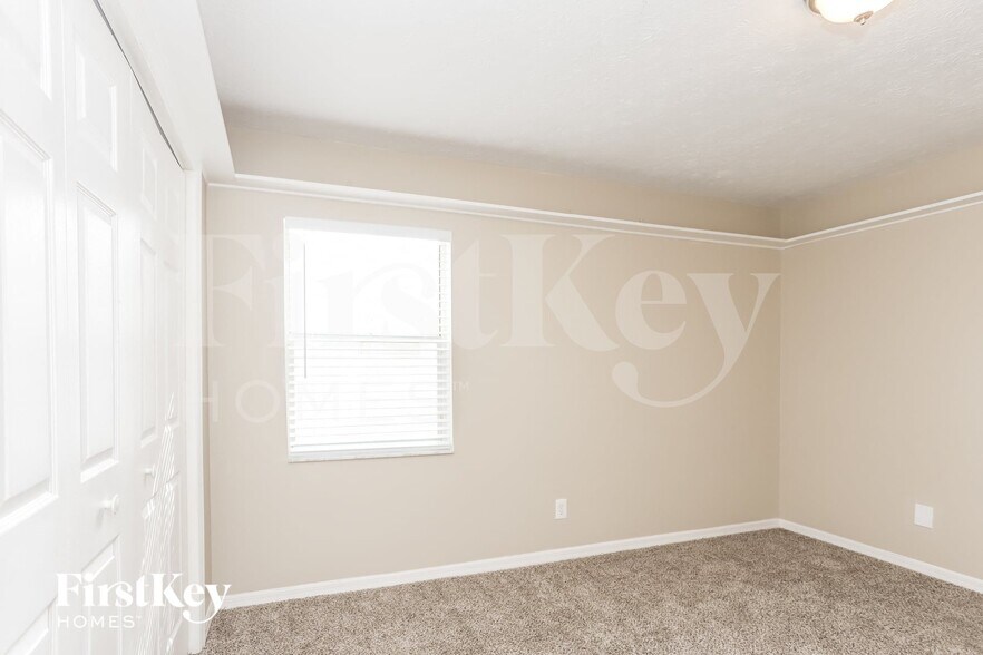Building Photo - 4411 Blantyre Pl