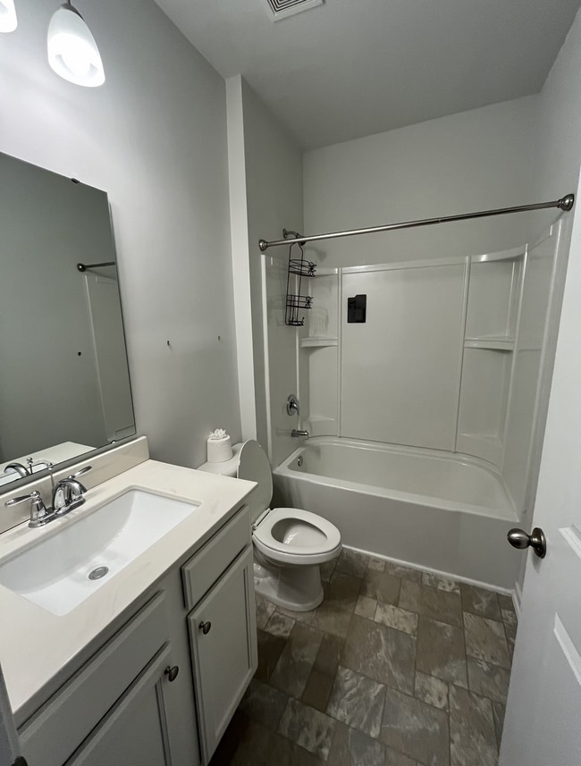 Building Photo - 161 Harmony Ln