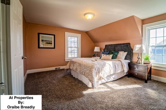 Building Photo - 959 Washtenaw Ave