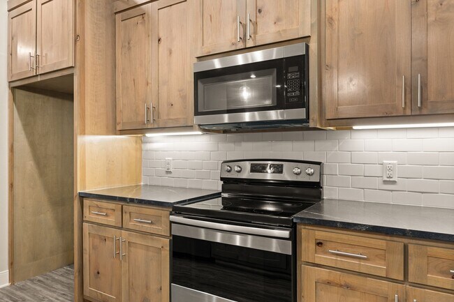 Building Photo - 1617 Legacy Dr