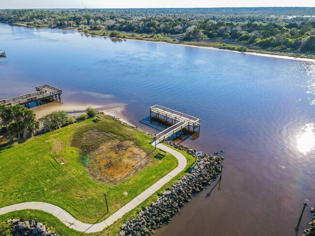 Building Photo - 900 Cinnamon Beach Ln