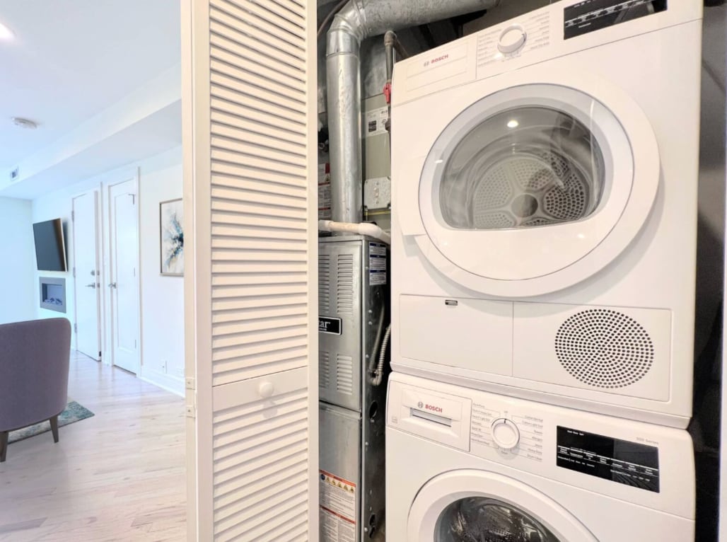 Building Photo - 941 W Grace St