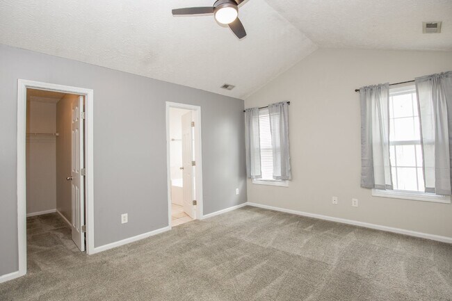 Building Photo - Charming 3 Bed, 2 Bath Rental Home in Raeford, NC - Don't Miss Out!