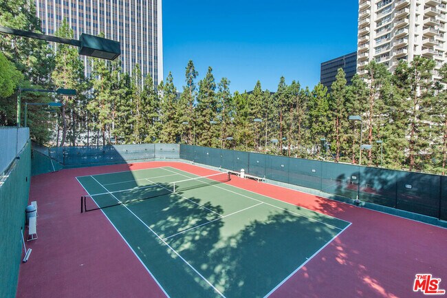 Building Photo - 2102 Century Park Ln