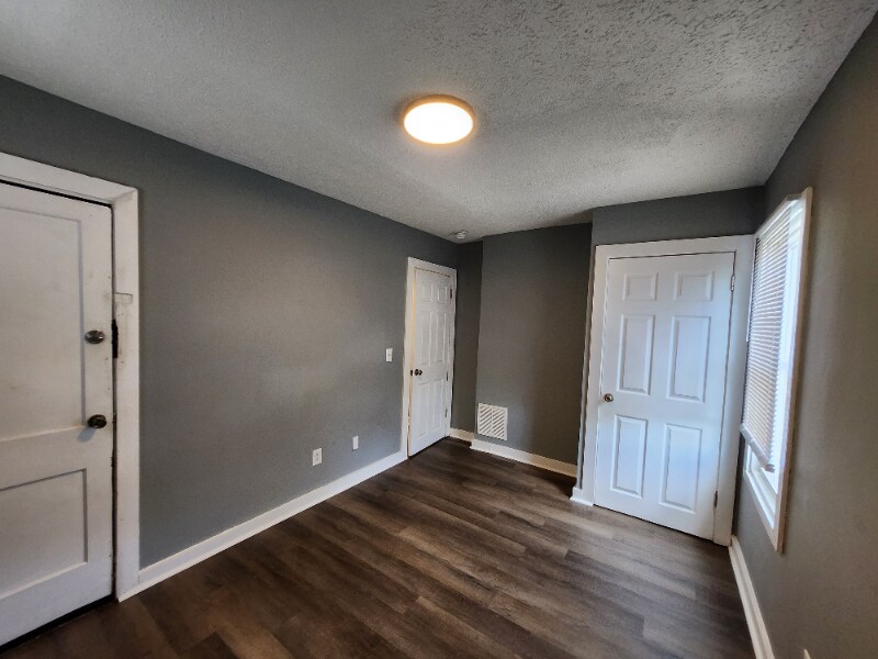 Building Photo - 478 S Richardson Ave